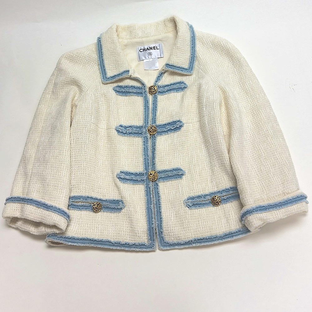 Chanel Vintage Tweed Jacket Size 38 Blue Gold CC Logo